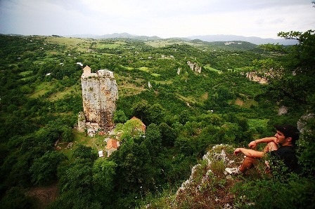 Nhà thờ xây dựng trên... cột đá - 2 Nhà thờ xây dựng trên... cột đá